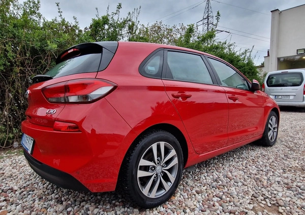Hyundai I30 cena 39900 przebieg: 182712, rok produkcji 2017 z Pruszków małe 301